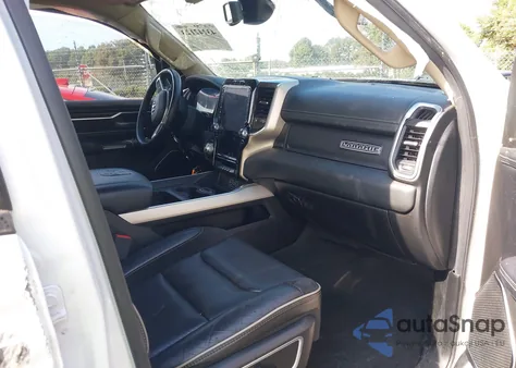 2020 Ram 1500 Laramie 4X4 5'7 Box z USA, uszkodzony, nr VIN 1C6SRFJT7LN149045